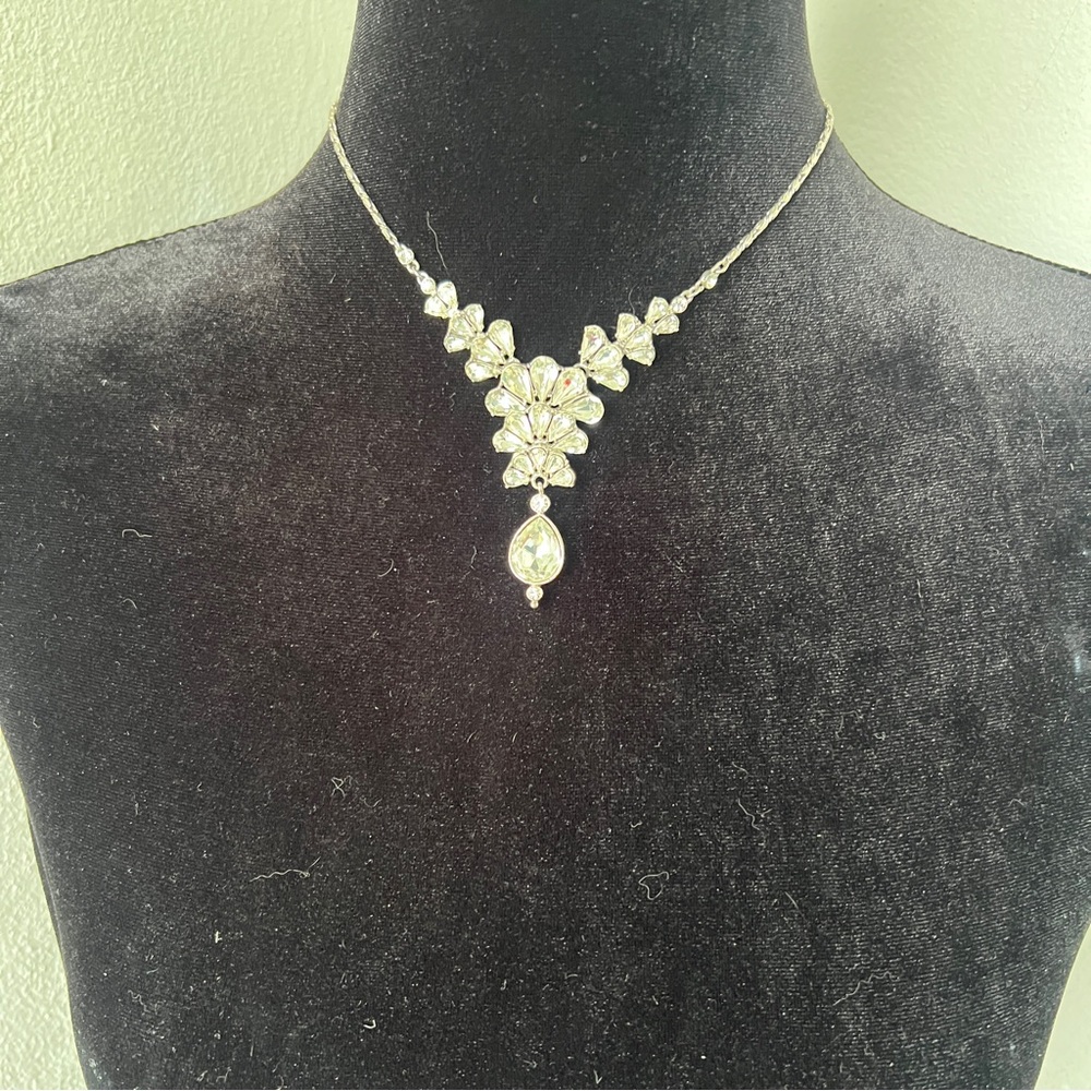 Authentic Vintage Silver Crystal Y Drop Necklace Squiggle Chain Teardrop Pendant
